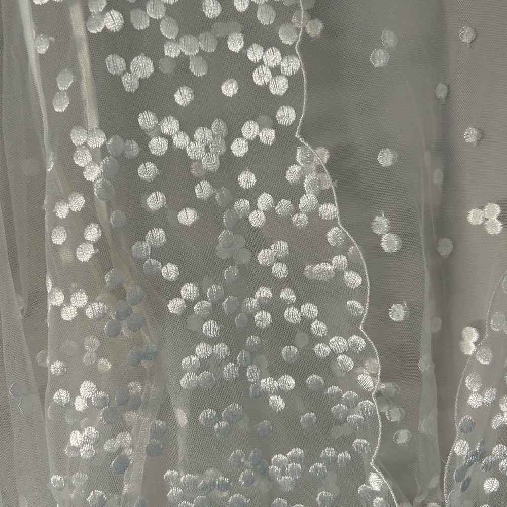 Wedding Robe - Picture 5 of 6